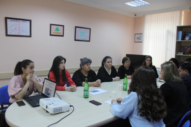 Göygöl rayonunda “Məişət zorakılığı törətmiş şəxslər üçün psixoloji reabilitasiya proqramlarının hazırlanması” mövzusunda dəyirmi masa keçirilib