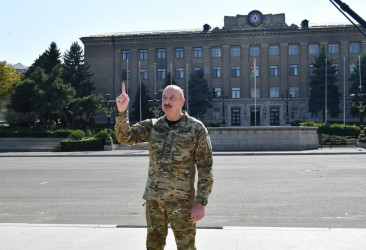 Azərbaycan Respublikasının Prezidenti  İlham Əliyev oktyabrın  15-də  Xankəndi şəhərində Azərbaycan Respublikasının Dövlət Bayrağını ucaldıb və çıxış edib