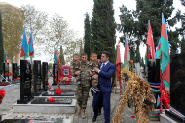 Vətən müharibəsi şəhidi Həsənov Kənan Zirəddin oğlunun ikinci ildönümü məzarı başında qeyd edilib və ailəsi ziyarət olunub