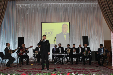 Göygöl rayon Mədəniyyət Mərkəzində "Heydər Əliyev İli"nə həsr  olunmuş konsert proqramı təşkil edilib