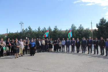 Şəhid Əliyev Üzeyir Sabir oğlunun ildönümü məzarı başında qeyd edilib və ailəsi ziyarət olunub