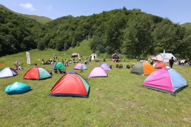 Ümummilli lider Heydər Əliyevin 100 illik yubileyi münasibətilə Göygöl Milli Parkı ərasizində Uşaq İncəsənət Festivalının ikinci mərhələsi keçirilib