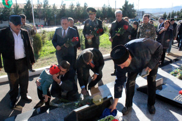 44 günlük Vətən Müharibəsi şəhidi Eldarzadə Azər İsmixan oğlunun doğum günü ilə bağlı anım mərasimi keçirilib