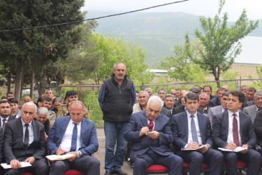 Göygöl Rayon İcra Hakimiyyətinin başçısı Elvin Paşayev Topalhəsənli kəndində vətəndaşların səyyar qəbulunu keçirib