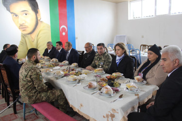 Vətən müharibəsi şəhidi Bayramov Elcan Qoşqar oğlunun ikinci ildönümü məzarı başında qeyd edilib və ailəsi ziyarət olunub