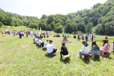 Ümummilli lider Heydər Əliyevin 100 illik yubileyi münasibətilə Göygöl Milli Parkı ərasizində Uşaq İncəsənət Festivalının ikinci mərhələsi keçirilib