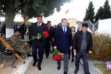 Vətən müharibəsi şəhidi Abbasov Seymur Muşfiq oğlunun ikinci ildönümündə məzarı və ailəsi ziyarət olunub