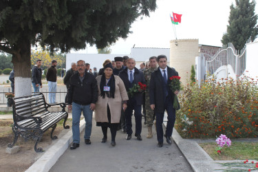 Vətən müharibəsi şəhidi Bayramov Elcan Qoşqar oğlunun ikinci ildönümü məzarı başında qeyd edilib və ailəsi ziyarət olunub