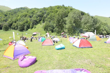 Ümummilli lider Heydər Əliyevin 100 illik yubileyi münasibətilə Göygöl Milli Parkı ərasizində Uşaq İncəsənət Festivalının ikinci mərhələsi keçirilib