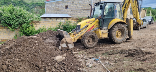 Göygöl rayonun Topalhəsənli kənddaxili yolları təmir olunur