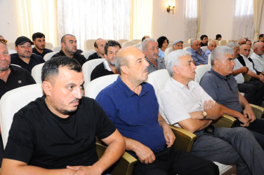 A panel discussion with farmers has been held