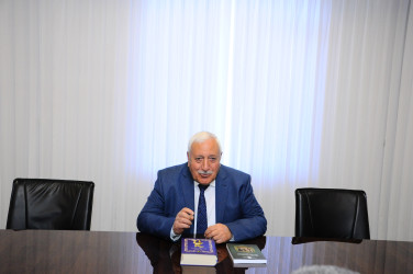 Meeting with a district intellectual