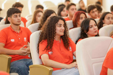 "GəncLİK – Gənc Liderlərin İnkişafı və Karyerası” düşərgəsinin iştirakçıları Göygöl Rayon İcra Hakimiyyətinin başçısı Elvin Paşayev ilə görüşüblər.