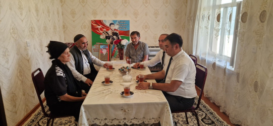 Anım Günü ərəfəsində Vətən Müharibəsi şəhidlərinin ailələri  ziyarət edilib