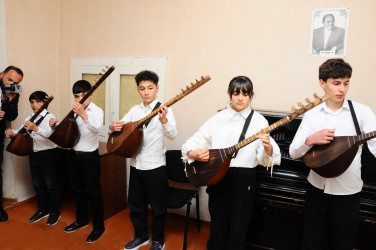 Musiqi məktəbi ilə tanışlıq