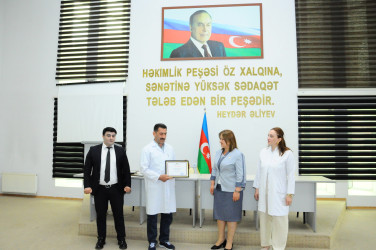 17 iyun Tibb İşçilərinin Peşə Bayramı Günüdür