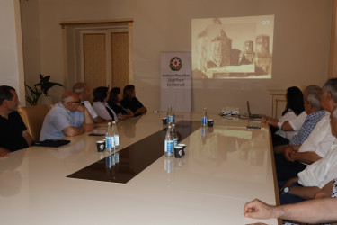 Qərbi Azərbaycan ziyalıları ilə görüş keçirilib