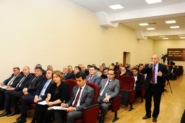 Sahibkar və fermerləri maraqlandıran məsələlər müzakirə edilib