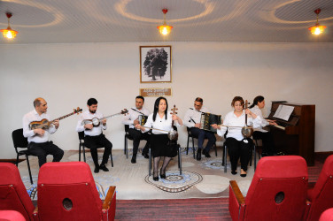 Musiqi məktəbi ilə tanışlıq