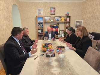 27 sentyabr - Anım Günü ərəfəsində Vətən Müharibəsi şəhidlərinin ailələri və  müharibə iştirakçıları ziyarət edilib