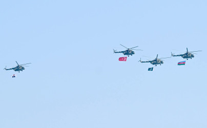 Bakıda Vətən müharibəsində Qələbənin beşinci ildönümünə həsr olunmuş Hərbi parad keçirilib.