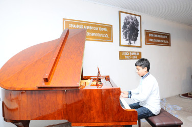 Göygöl rayon Aşıq Şəmşir adına uşaq musiqi məktəbinə yeni royal təqdim olunub