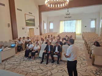 Dövlət qulluqçuları üçün təlimlər keçirilib