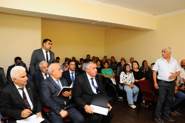 Zurnabad kəndində sakinlərin müraciətləri dinlənilib