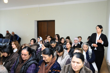 Rayonun Nadil kəndində səyyar görüş keçirilib