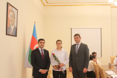 Göygöl Rayon İcra Hakimiyyətinin başçısı Elvin Paşayev yüksək balla ali təhsil müəssisələrinə qəbul olunan tələbələrlə görüşüb