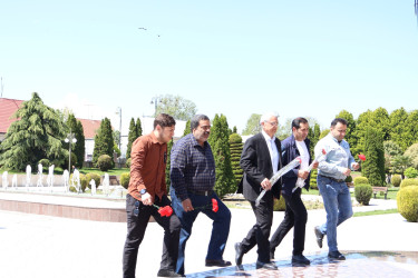 Ulu Öndərin əziz xatirəsi ehtiramla yad olunur