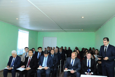 Əlimədədli kəndində vətəndaşlarla səyyar qəbul keçirilib