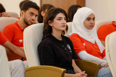 "GəncLİK – Gənc Liderlərin İnkişafı və Karyerası” düşərgəsinin iştirakçıları Göygöl Rayon İcra Hakimiyyətinin başçısı Elvin Paşayev ilə görüşüblər.