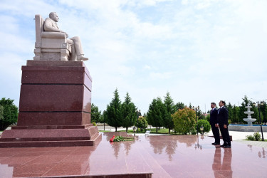 Mədəniyyət naziri Adil Kərimli Göygöl rayonunda vətəndaşların müraciətlərini dinləyib