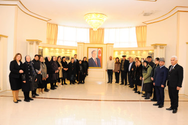 Şəhid ailələri ilə görüşlər davam edir