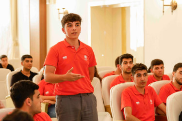 "GəncLİK – Gənc Liderlərin İnkişafı və Karyerası” düşərgəsinin iştirakçıları Göygöl Rayon İcra Hakimiyyətinin başçısı Elvin Paşayev ilə görüşüblər.