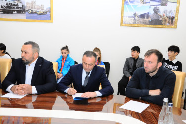 İdman ictimaiyyətinin nümayəndələri ilə görüş olub