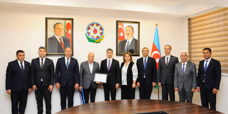 Təqaüdə çıxan əməkdaşla görüş keçirilib
