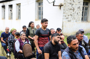 Tulallar kəndində sakinlərin müraciətləri dinlənilib