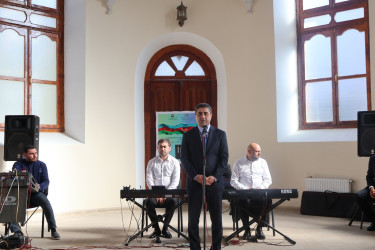 Göygöl rayonunda 18 oktyabr - Müstəqilliyin Bərpası Gününə  həsr olunmuş sənətkarların sərgisi keçirilib