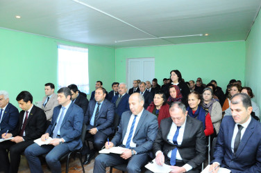 Əlimədədli kəndində vətəndaşlarla səyyar qəbul keçirilib