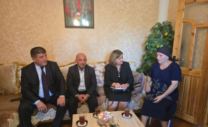 27 sentyabr - Anım Günü ərəfəsində Vətən Müharibəsi şəhidlərinin ailələri və  müharibə iştirakçıları ziyarət edilib